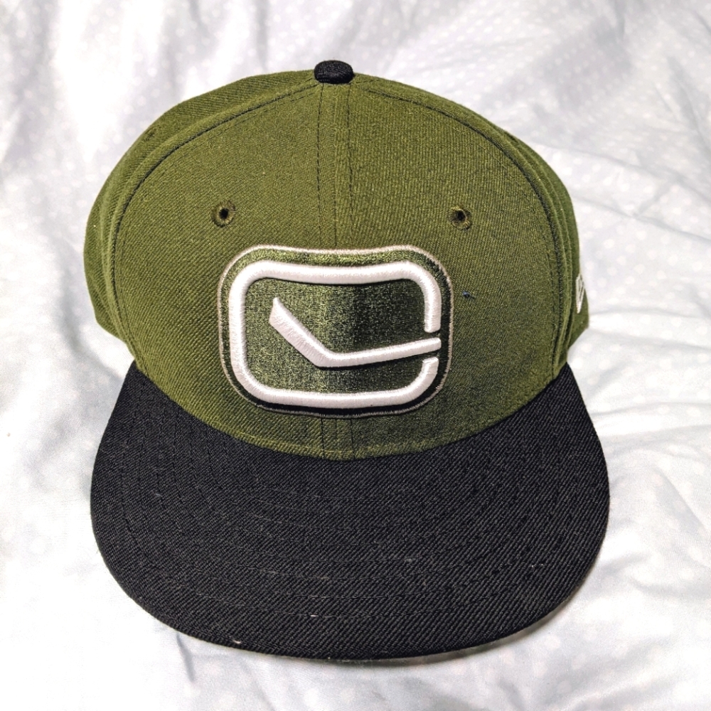 Limited edition Men's Vancouver Canucks Sports Cap